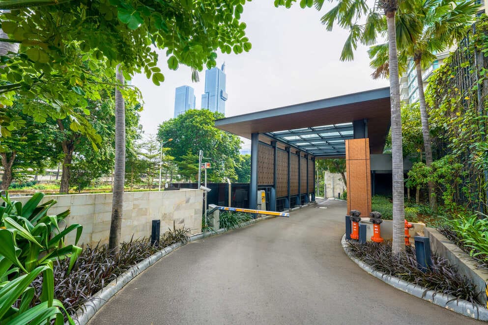 Gate